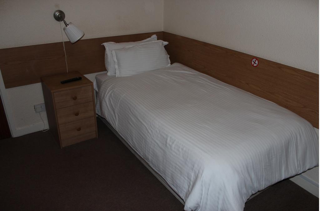 The Premier Lodge Morpeth Room photo