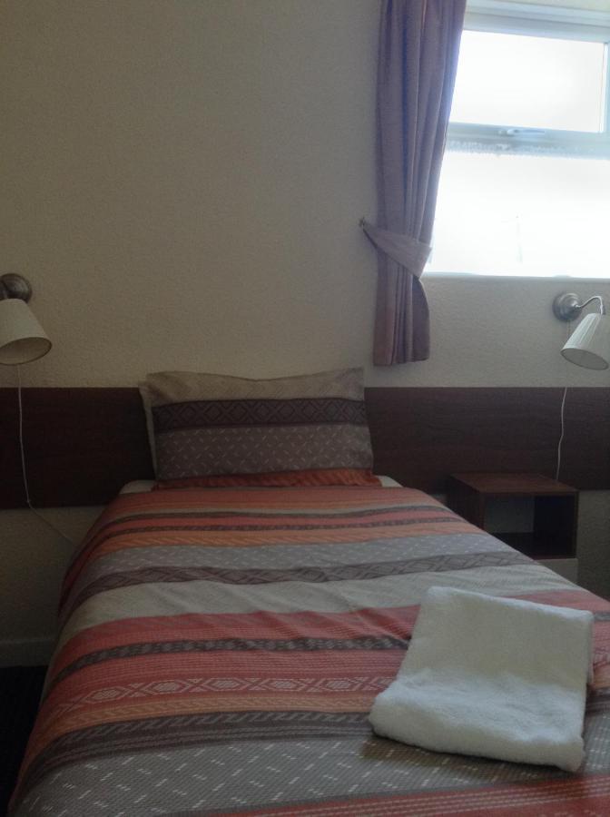The Premier Lodge Morpeth Room photo